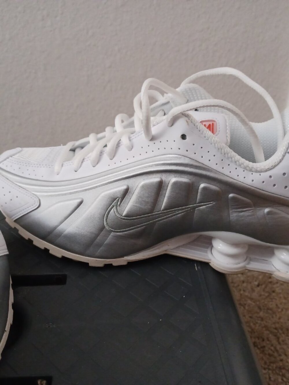 Sneakers - Picture 3 of 7